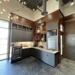 (2.8) Showroom